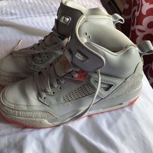 Jordan’s shoes for girls worn5 times still in good condition